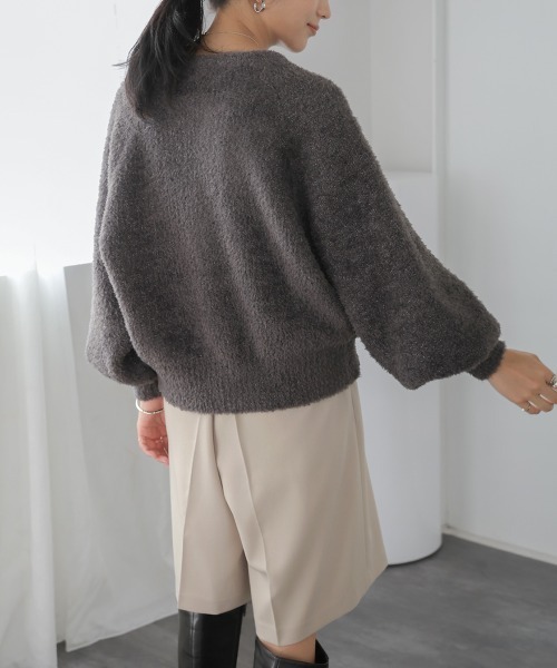 Bou Jeloud(ブージュルード)の「ラメ混ショート丈ラグランニットカーディガン(カーディガン/ボレロ・レディース・チャコールグレー/ベージュ・FREE)」の6枚目の写真