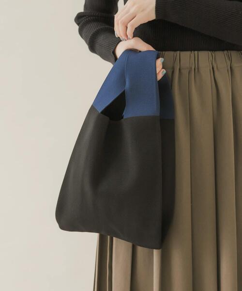 SMELLY（スメリー）の「バイカラーニットバッグ（トートバッグ・レディース・ベージュ系その他/ブラック系その他・-）」の4枚目の写真