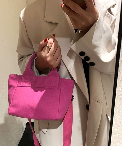 Anuenue（アヌエヌエ）の「2WAY ショルダーストラップ付きミニトートバッグ（ショルダーバッグ・レディース・ブルー/ブラック/ホワイト/ピンク/イエロー・FREE）」の12枚目の写真