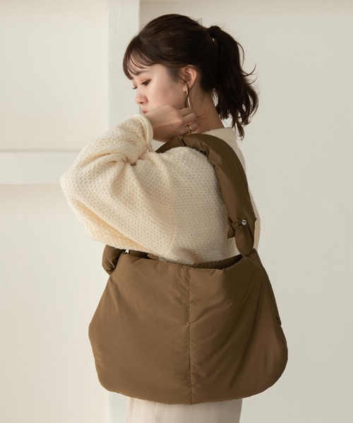 Amiur（エミレ）の「marshmallow 2way bag / マシュマロ2wayバッグ（ショルダーバッグ・レディース・ブラック/ブラウン系その他/アイボリー・FREE）」の3枚目の写真