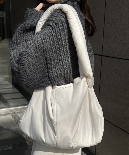 Amiur（エミレ）の「marshmallow 2way bag / マシュマロ2wayバッグ（ショルダーバッグ・レディース・ブラック/ブラウン系その他/アイボリー・FREE）」の9枚目の写真