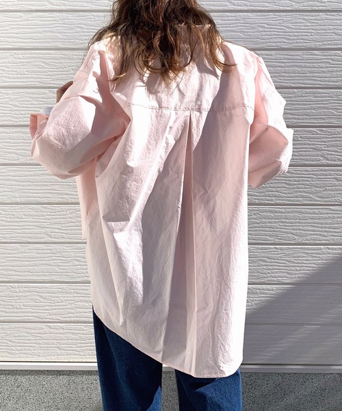 Q（キュー）の「エンブレムベーシックシャツ（シャツ/ブラウス・レディース・ホワイト/ベビーピンク・MEDIUM）」の9枚目の写真