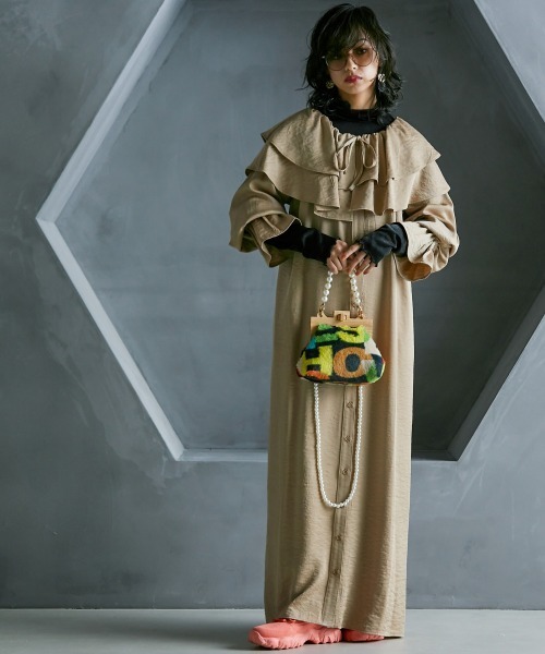 GEVS.（ジェイヴィス）の「＜大きいサイズ＞ ハイネックラメカットソー GEVS.（Tシャツ/カットソー・レディース・パープル/ブラック/シルバー・L/LL/3L/4L/5L）」の6枚目の写真