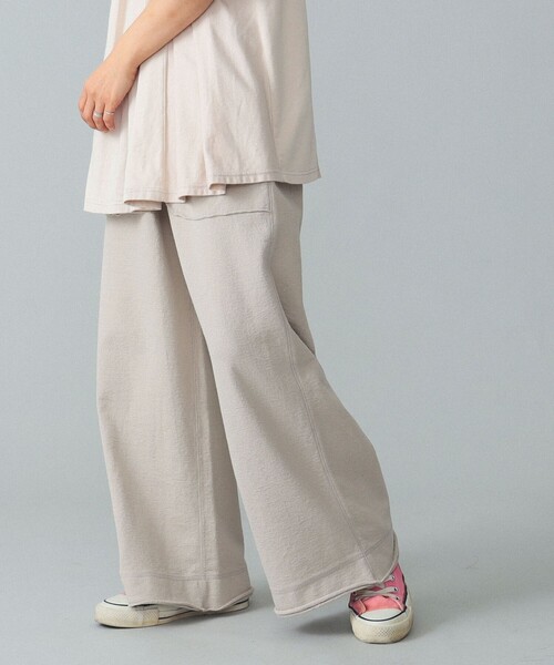 BEAMS BOY(ビームスボーイ)の「maturely / Hem Cut Off Flare Jersey Pants(その他パンツ・レディース・ベージュ/ネイビー・ONE SIZE)」の2枚目の写真