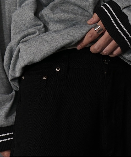 MinoriTY（マイノリティ）の「【MinoriTY】デニムヒザZIPワイドバギーパンツ ストレートデニム ワイドスラックスシルエット オーバーサイズ ビッグシルエット メンズ 秋服（デニムパンツ・メンズ・ブラック/ケミカルウォッシュ/ライトブラック/ホワイト・M/L）」の13枚目の写真