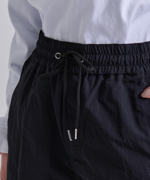 Eddie Bauer（エディーバウアー）の「ウィンドパック パンツ（その他パンツ・レディース・ブラック/グレー・L/M/S）」の3枚目の写真