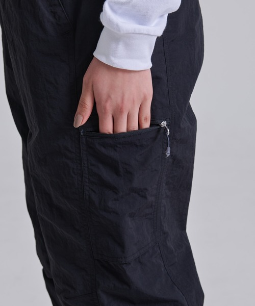 Eddie Bauer（エディーバウアー）の「ウィンドパック パンツ（その他パンツ・レディース・ブラック/グレー・L/M/S）」の5枚目の写真