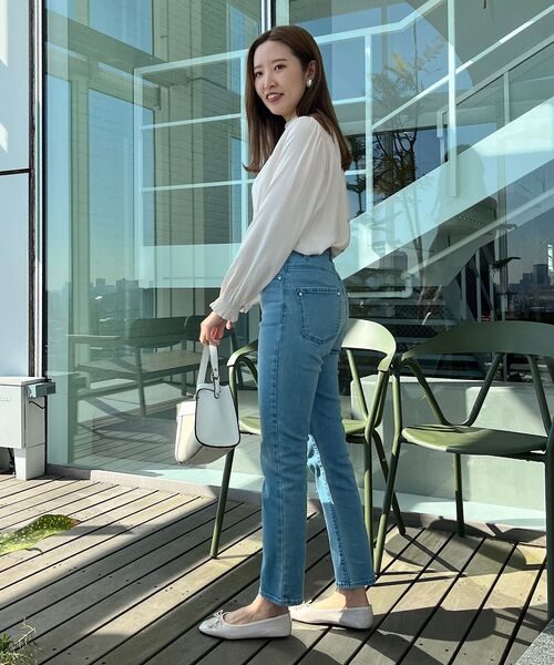 couture brooch（クチュールブローチ）の「◆【前後2WAY】フリルネックシャーリングブラウス（シャツ/ブラウス・レディース・サンドベージュ/オフホワイト/ホワイト系3/グリーン系・40/42/38/36）」の18枚目の写真