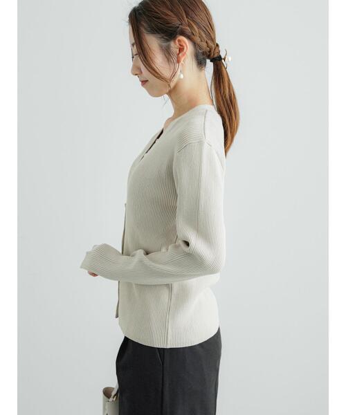 Te chichi（テチチ）の「12GリブVネックカーディガン（カーディガン/ボレロ・レディース・レッド/グリーン/ネイビー/ベージュ・F）」の13枚目の写真