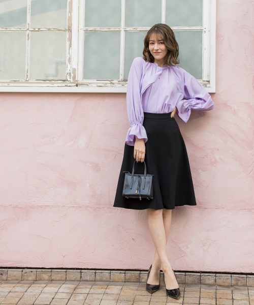 ketty(ケティ)の「フィブリルサテンボウタイブラウス ≪洗濯機で洗える≫(シャツ/ブラウス・レディース・パープル/オフホワイト/ブラック・M)」の8枚目の写真
