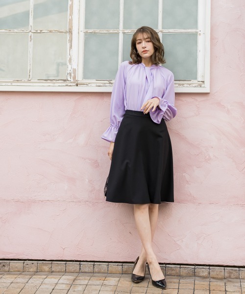 ketty(ケティ)の「フィブリルサテンボウタイブラウス ≪洗濯機で洗える≫(シャツ/ブラウス・レディース・パープル/オフホワイト/ブラック・M)」の9枚目の写真