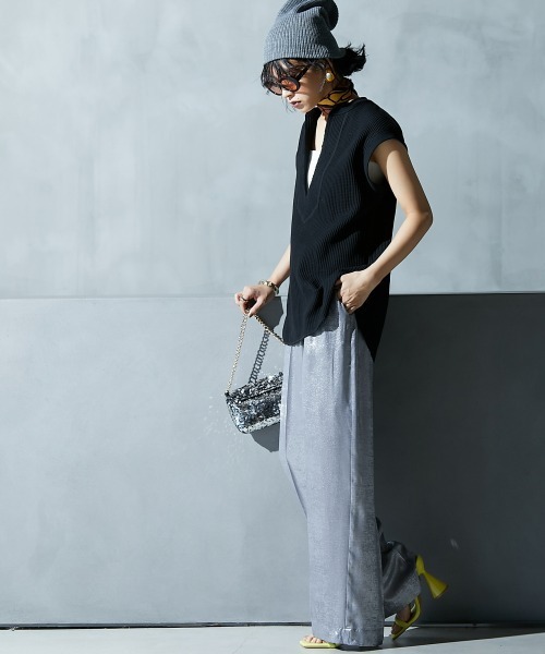 GEVS.(ジェイヴィス)の「<大きいサイズ> 綿100%キーネックノースリーブカットソー GEVS.(Tシャツ/カットソー・レディース・ブラック/オレンジ/オフホワイト・5L/4L/3L/LL/L)」の21枚目の写真