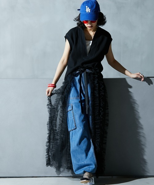 GEVS.(ジェイヴィス)の「<大きいサイズ> 綿100%キーネックノースリーブカットソー GEVS.(Tシャツ/カットソー・レディース・ブラック/オレンジ/オフホワイト・5L/4L/3L/LL/L)」の4枚目の写真