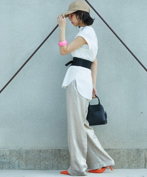 GEVS.(ジェイヴィス)の「<大きいサイズ> 綿100%キーネックノースリーブカットソー GEVS.(Tシャツ/カットソー・レディース・ブラック/オレンジ/オフホワイト・5L/4L/3L/LL/L)」の12枚目の写真