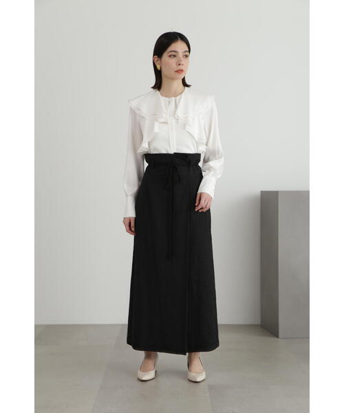 JILL STUART（ジルスチュアート）の「◆サテンアムンゼンラッフルブラウス（シャツ/ブラウス・レディース・ネイビー/ホワイト・MEDIUM/SMALL）」の16枚目の写真
