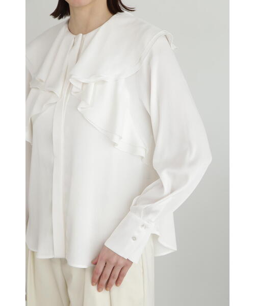 JILL STUART（ジルスチュアート）の「◆サテンアムンゼンラッフルブラウス（シャツ/ブラウス・レディース・ネイビー/ホワイト・MEDIUM/SMALL）」の20枚目の写真
