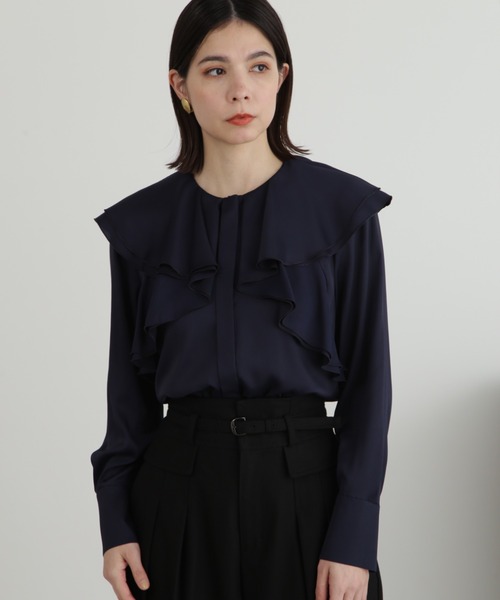 JILL STUART（ジルスチュアート）の「◆サテンアムンゼンラッフルブラウス（シャツ/ブラウス・レディース・ネイビー/ホワイト・MEDIUM/SMALL）」の2枚目の写真