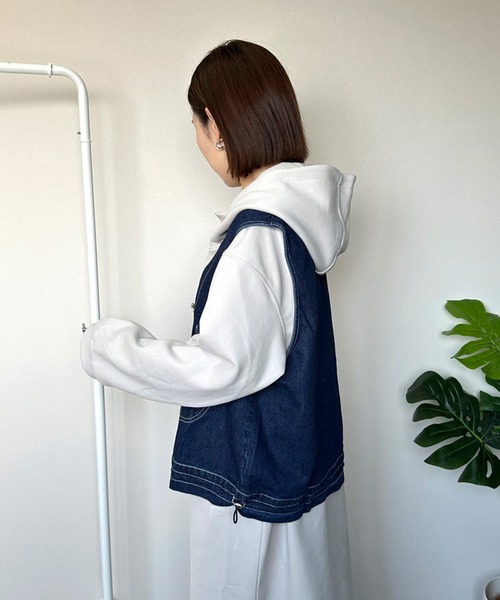 CRB(シーアールビー)の「裾ドロストデニムベスト(ベスト・レディース・インディゴブルー/ブルー・F)」の16枚目の写真