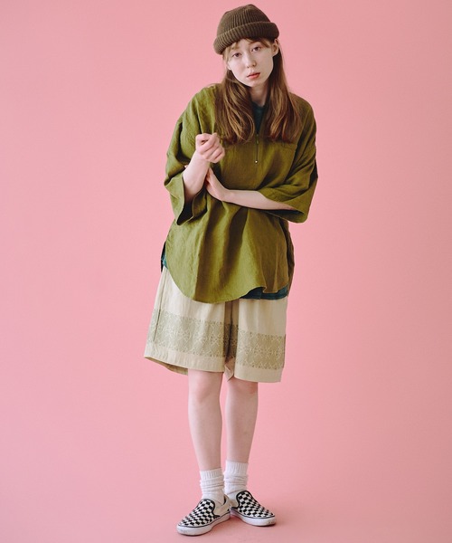 Universal Style Wear(ユニバーサルスタイルウェア)の「Universal Style Wear パッカーリング ハーフジップ コットンリネン シャツ(シャツ/ブラウス・メンズ・スミクロ/ベージュ/オレンジ/グリーン・MEDIUM/LARGE/X-LARGE)」の5枚目の写真