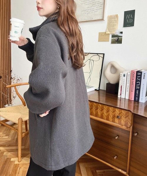 moment+（モーメントプラス）の「フェイクウールモッサリブスタンドカラーハーフコート（その他アウター・レディース・グレイッシュベージュ/チャコールグレー/ブラック・M/L）」の10枚目の写真