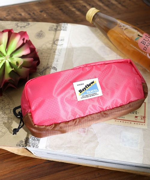 COBMASTER（コブマスター）の「【Cobmaster（コブマスター）×BAYFLOW】[細長いものの収納に便利]スクエアポーチ（ポーチ・レディース・イエロー/ホワイト/ピンク/ライトブルー/ブラック・0）」の5枚目の写真