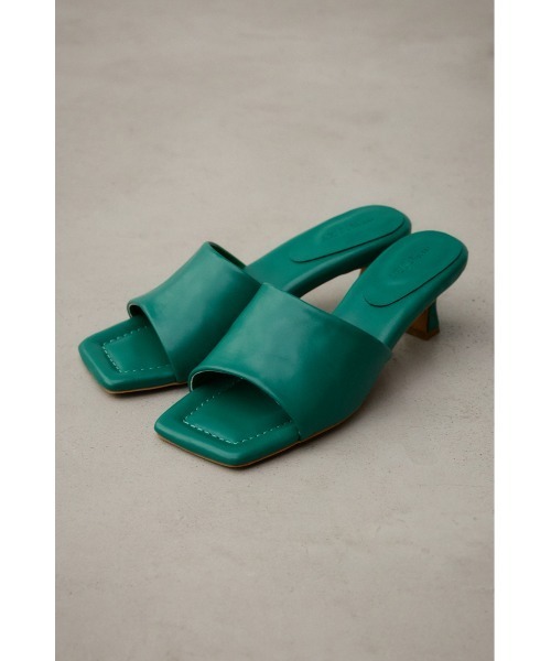 AZUL by moussy（アズールバイマウジー）の「スクエアトゥローヒールサンダル（サンダル・レディース・グリーン/シルバー/ブラック・LARGE/MEDIUM/SMALL）」の3枚目の写真