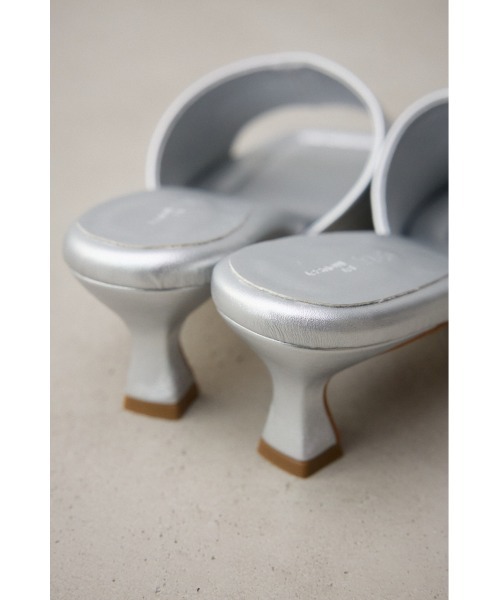 AZUL by moussy（アズールバイマウジー）の「スクエアトゥローヒールサンダル（サンダル・レディース・グリーン/シルバー/ブラック・LARGE/MEDIUM/SMALL）」の5枚目の写真