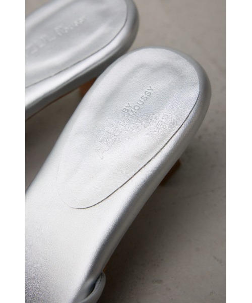 AZUL by moussy（アズールバイマウジー）の「スクエアトゥローヒールサンダル（サンダル・レディース・グリーン/シルバー/ブラック・LARGE/MEDIUM/SMALL）」の4枚目の写真