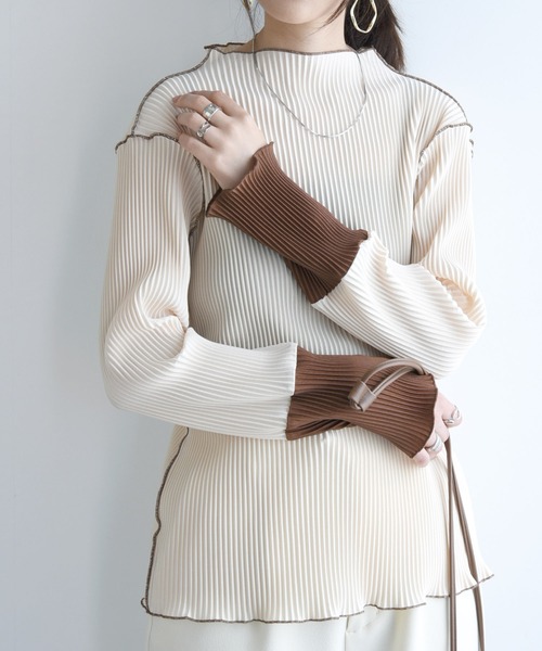 and it_（アンドイット）の「袖配色プリーツトップス（Tシャツ/カットソー・レディース・ライトグリーン/グレー/ブラウン/ブラック系1/ブラック系2/ライトブルー/ベージュ/キナリ・S-M/M-L）」の11枚目の写真