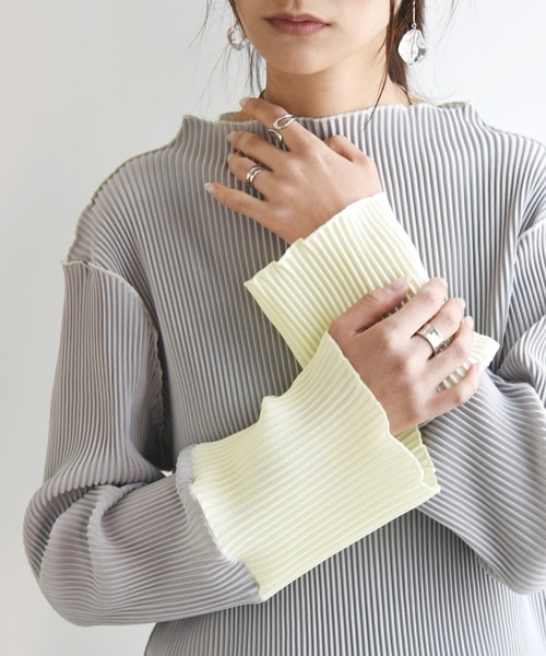 and it_（アンドイット）の「袖配色プリーツトップス（Tシャツ/カットソー・レディース・ライトグリーン/グレー/ブラウン/ブラック系1/ブラック系2/ライトブルー/ベージュ/キナリ・S-M/M-L）」の13枚目の写真