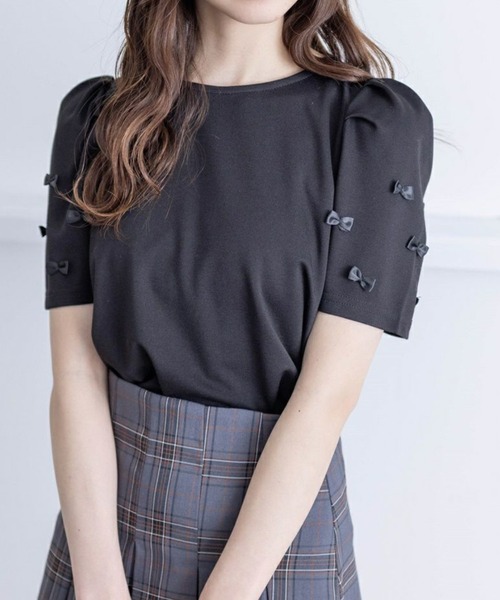 clear（クリア）の「バックジップ袖リボンフ半袖カットソートップス［バレエコア ガーリー カジュアル］≪再入荷≫（Tシャツ/カットソー・レディース・ホワイト×ブラック/ブラック×ホワイト/ブラック/オフホワイト・F）」の4枚目の写真