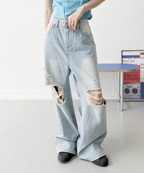 UNE MANSION(ユヌマンション)の「【男女兼用/UNISEX】(ダボっとしたシルエットで裾を引きずりスタイリッシュな着用おすすめ)ビンテージウォッシングダメージワイドデニムパンツ(デニムパンツ・レディース・ライトブルー/ブラック/ブルー系その他2/ブルー系その他・X-LARGE/SMALL/MEDIUM/LARGE)」の18枚目の写真