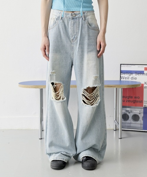 UNE MANSION(ユヌマンション)の「【男女兼用/UNISEX】(ダボっとしたシルエットで裾を引きずりスタイリッシュな着用おすすめ)ビンテージウォッシングダメージワイドデニムパンツ(デニムパンツ・レディース・ライトブルー/ブラック/ブルー系その他2/ブルー系その他・X-LARGE/SMALL/MEDIUM/LARGE)」の20枚目の写真