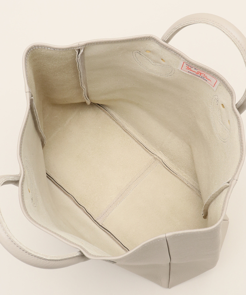 IENA（イエナ）の「【YOUNG&OLSEN/ヤングアンドオルセン】EMBOSSED LEATHER TOTE M トートバッグ（トートバッグ・レディース・ベージュ・FREE）」の5枚目の写真