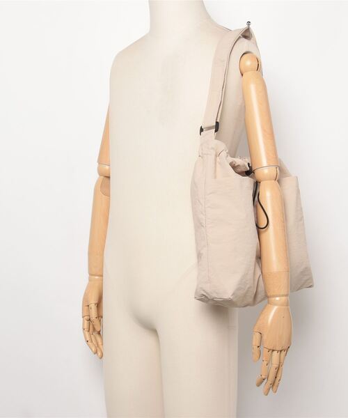 gossip！ロサンゼルス（ゴシップロサンゼルス）の「Y2K 大容量軽量トートバッグ カジュアル大容量ショルダーバッグ 大容量クロスボディバッグ トートバッグ（トートバッグ・レディース・ベージュ/ブラック・FREE）」の15枚目の写真