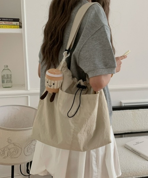 gossip！ロサンゼルス（ゴシップロサンゼルス）の「Y2K 大容量軽量トートバッグ カジュアル大容量ショルダーバッグ 大容量クロスボディバッグ トートバッグ（トートバッグ・レディース・ベージュ/ブラック・FREE）」の2枚目の写真