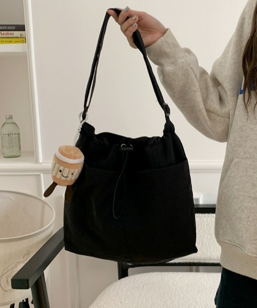 gossip！ロサンゼルス（ゴシップロサンゼルス）の「Y2K 大容量軽量トートバッグ カジュアル大容量ショルダーバッグ 大容量クロスボディバッグ トートバッグ（トートバッグ・レディース・ベージュ/ブラック・FREE）」の4枚目の写真