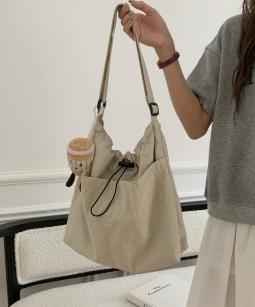 gossip！ロサンゼルス（ゴシップロサンゼルス）の「Y2K 大容量軽量トートバッグ カジュアル大容量ショルダーバッグ 大容量クロスボディバッグ トートバッグ（トートバッグ・レディース・ベージュ/ブラック・FREE）」の10枚目の写真