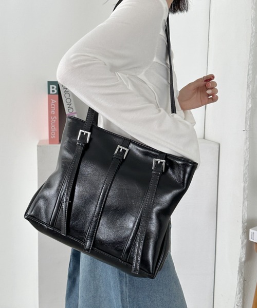 CLEA（クレア）の「スリムベルトPUトートバッグ（トートバッグ・レディース・アイボリー/ブラック/シルバー・FREE）」の2枚目の写真