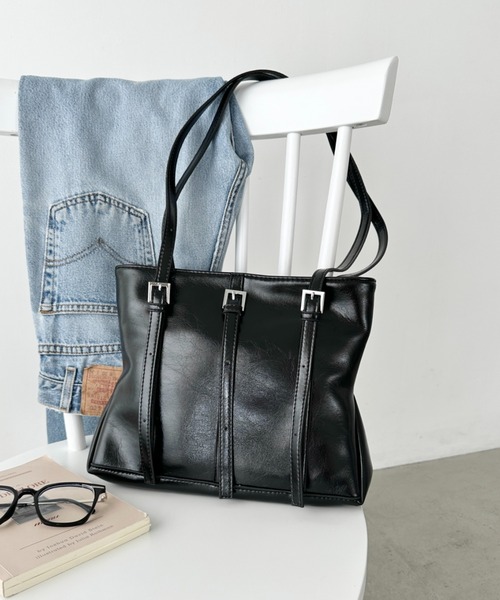 CLEA（クレア）の「スリムベルトPUトートバッグ（トートバッグ・レディース・アイボリー/ブラック/シルバー・FREE）」の17枚目の写真