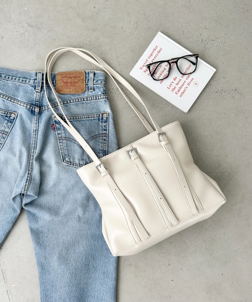 CLEA（クレア）の「スリムベルトPUトートバッグ（トートバッグ・レディース・アイボリー/ブラック/シルバー・FREE）」の10枚目の写真