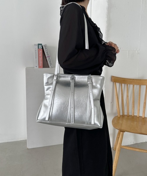 CLEA（クレア）の「スリムベルトPUトートバッグ（トートバッグ・レディース・アイボリー/ブラック/シルバー・FREE）」の21枚目の写真