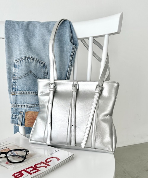 CLEA（クレア）の「スリムベルトPUトートバッグ（トートバッグ・レディース・アイボリー/ブラック/シルバー・FREE）」の22枚目の写真