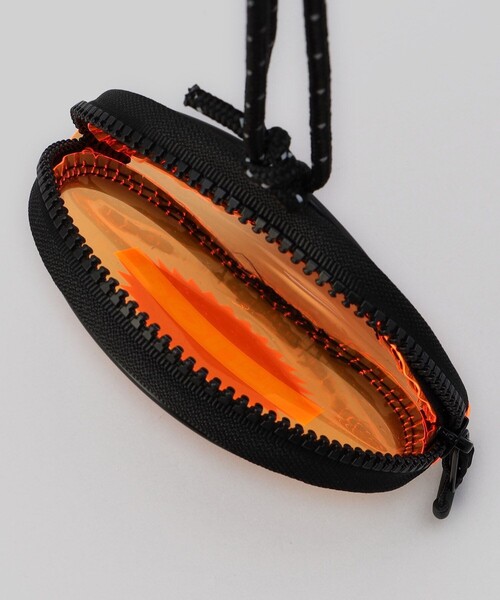 POLeR（ポーラー）の「POLeR/ポーラー HIGH&DRY PVC ROUND POUCH（コインケース・メンズ・ブラック/オレンジ/キャメル/その他9・ONE SIZE）」の11枚目の写真