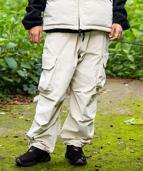 430（フォーサーティ）の「mp12671-CORD CARGO PANTS カーゴパンツ（カーゴパンツ・メンズ・ブラック/カーキ/アイボリー/ブラウン・0/1/2/3）」の2枚目の写真