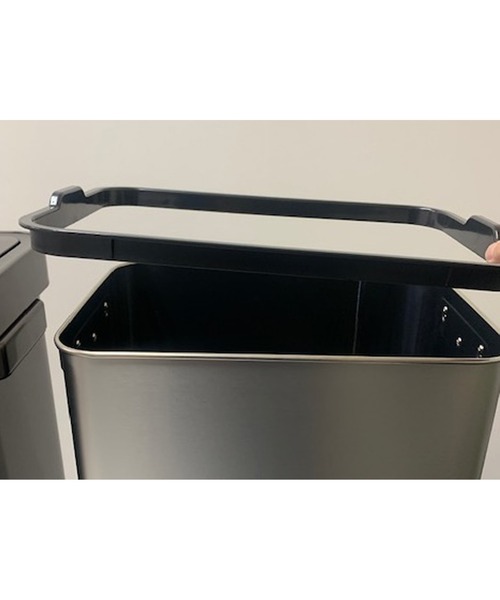 GLOBAL FORME CONCRETE(グローバルフォルムコンクリート)の「【EKO】ホライゾン センサービン 45L(ダストボックス・レディース・ホワイト/シルバー・FREE)」の10枚目の写真