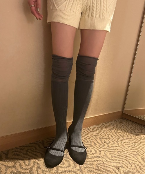 CEMONEMO(セモネモ)の「2way シースルー 切り替え リブ ニーハイソックス(ソックス/靴下・レディース・クリーム/ブラック/チャコール・FREE)」の14枚目の写真