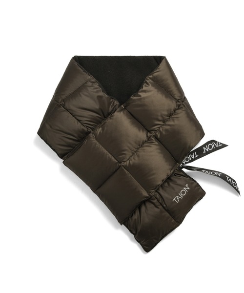 TAION（タイオン）の「【TAION(タイオン)】〈グッズ〉ベーシック ダウンマフラー（マフラー・メンズ・バーガンディー/ベージュ系1/チャコールグレー/キャメル/パープル/ダークオリーブ/ブラック/レモンイエロー/ダークグリーン/チョコ/ライトブルー/ミント/ネイビー系6/ベージュ/ラベンダー/グリーン系その他2/ダークグリーン系/ブラック系3/オレンジ/ブラウン系1/オリーブ/レオパード/ダークパープル/サンドベージュ/ライム/オフホワイト/グレー/ライトグレー/ダークネイビー/チャコール/カーキ/レッド系その他7/ブラック系その他3/その他9/ベージュ系4/ベージュ系5/ブルー系その他/ネイビー/その他8・ONESIZE）」の9枚目の写真