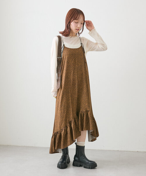 w closet(ダブルクローゼット)の「イレヘムキャミワンピース(ワンピース・レディース・ブラック/ベージュ/ホワイト・FREE)」の15枚目の写真