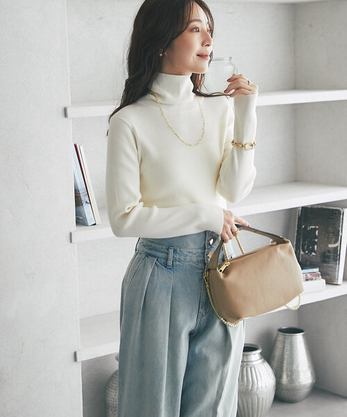 AULENTTI（オウレンティ）の「【オウレンティ】チェーンストラップ付ワンハンドルバッグ（ハンドバッグ・レディース・ボルドー/ベージュ・FREE）」の5枚目の写真